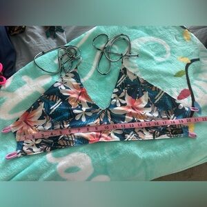 Floral and shell savage swim krissy top as large euc